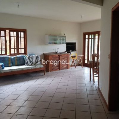 Casa com 304m², 3 quartos (sendo 2 suítes), 3 garagens, no bairro Jardim Atlântico em Florianópolis