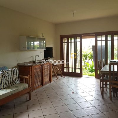 Casa com 304m², 3 quartos (sendo 2 suítes), 3 garagens, no bairro Jardim Atlântico em Florianópolis