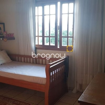 Casa com 304m², 3 quartos (sendo 2 suítes), 3 garagens, no bairro Jardim Atlântico em Florianópolis