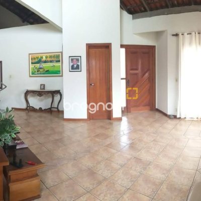 Casa com 304m², 3 quartos (sendo 2 suítes), 3 garagens, no bairro Jardim Atlântico em Florianópolis