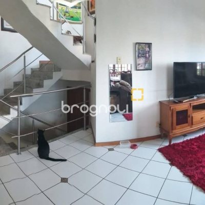 Casa com 304m², 3 quartos (sendo 2 suítes), 3 garagens, no bairro Jardim Atlântico em Florianópolis