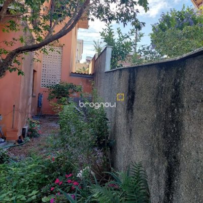 Casa com 304m², 3 quartos (sendo 2 suítes), 3 garagens, no bairro Jardim Atlântico em Florianópolis