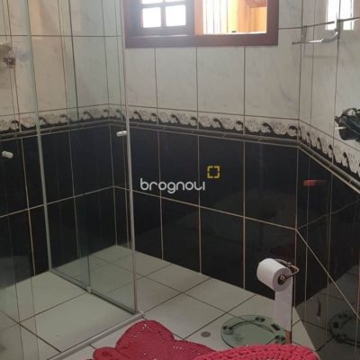 Casa com 304m², 3 quartos (sendo 2 suítes), 3 garagens, no bairro Jardim Atlântico em Florianópolis