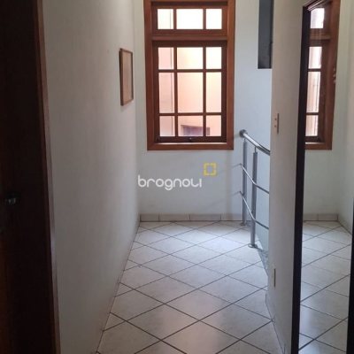 Casa com 304m², 3 quartos (sendo 2 suítes), 3 garagens, no bairro Jardim Atlântico em Florianópolis