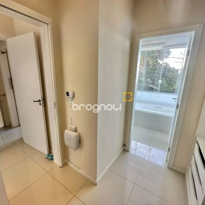 Casa com 350m², 3 quartos (sendo 3 suítes), 4 garagens, no bairro Morro das Pedras em Florianópolis