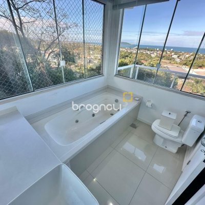 Casa com 350m², 3 quartos (sendo 3 suítes), 4 garagens, no bairro Morro das Pedras em Florianópolis