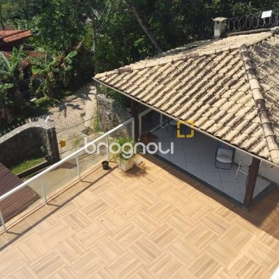 Casa com 350m², 3 quartos (sendo 3 suítes), 4 garagens, no bairro Morro das Pedras em Florianópolis
