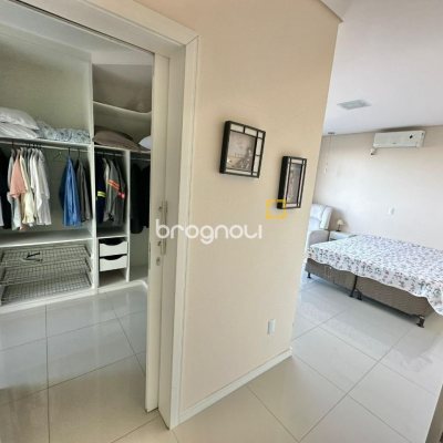 Casa com 350m², 3 quartos (sendo 3 suítes), 4 garagens, no bairro Morro das Pedras em Florianópolis
