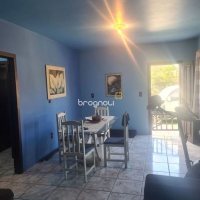 Casa com 150m², 4 quartos (sendo 1 suíte), 2 garagens, no bairro Rio Vermelho em Florianópolis
