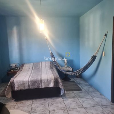 Casa com 150m², 4 quartos (sendo 1 suíte), 2 garagens, no bairro Rio Vermelho em Florianópolis