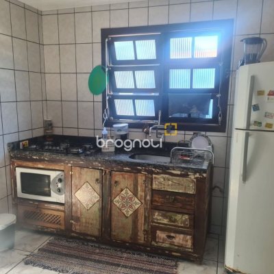 Casa com 150m², 4 quartos (sendo 1 suíte), 2 garagens, no bairro Rio Vermelho em Florianópolis