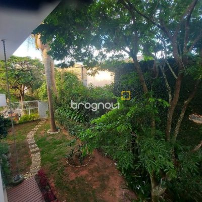Prédio com 475m², 8 garagens, no bairro Canasvieiras em Florianópolis