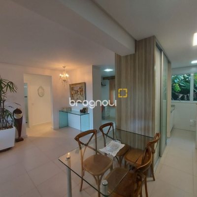 Prédio com 475m², 8 garagens, no bairro Canasvieiras em Florianópolis