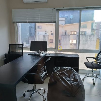 Sala com 111m², no bairro Centro em Florianópolis