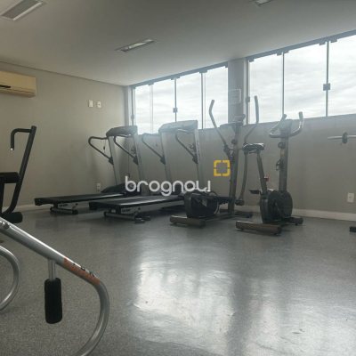 Apartamento com 81m², 2 quartos (sendo 1 suíte), 1 garagem, no bairro Centro em Florianópolis