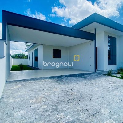 Casa com 128m², 3 quartos (sendo 1 suíte), 2 garagens, no bairro Sertão do Maruim em São José