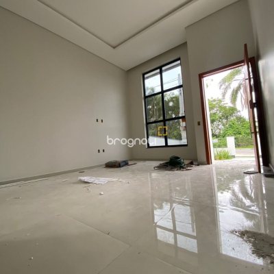 Casa com 128m², 3 quartos (sendo 1 suíte), 2 garagens, no bairro Sertão do Maruim em São José