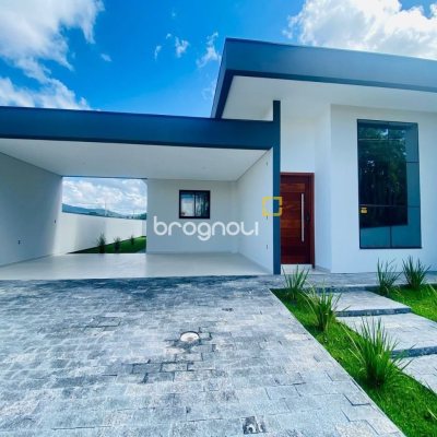 Casa com 128m², 3 quartos (sendo 1 suíte), 2 garagens, no bairro Sertão do Maruim em São José