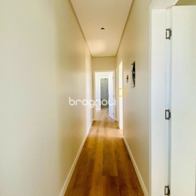 Casa com 128m², 3 quartos (sendo 1 suíte), 2 garagens, no bairro Sertão do Maruim em São José