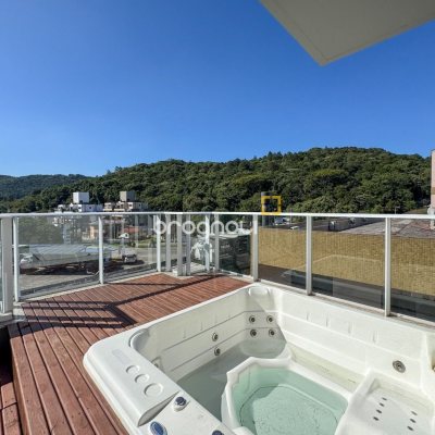 Cobertura com 159m², 3 quartos (sendo 1 suíte), 2 garagens, no bairro Jurerê em Florianópolis