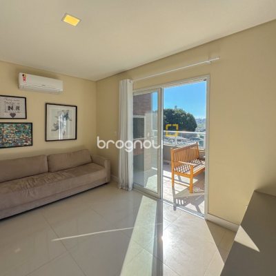 Cobertura com 159m², 3 quartos (sendo 1 suíte), 2 garagens, no bairro Jurerê em Florianópolis