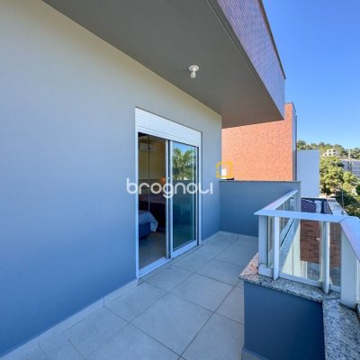 Cobertura com 159m², 3 quartos (sendo 1 suíte), 2 garagens, no bairro Jurerê em Florianópolis