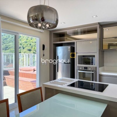 Cobertura com 159m², 3 quartos (sendo 1 suíte), 2 garagens, no bairro Jurerê em Florianópolis