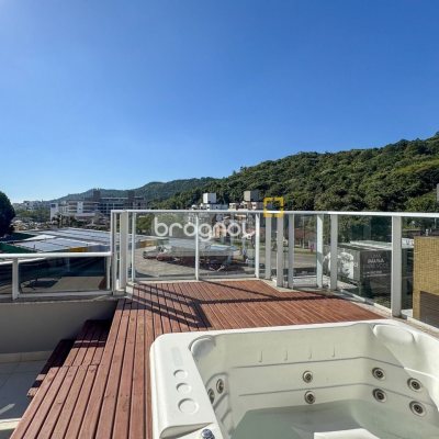 Cobertura com 159m², 3 quartos (sendo 1 suíte), 2 garagens, no bairro Jurerê em Florianópolis