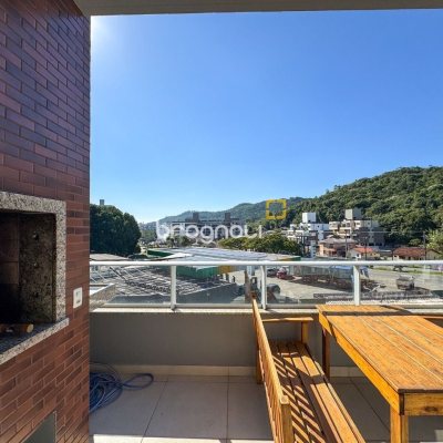 Cobertura com 159m², 3 quartos (sendo 1 suíte), 2 garagens, no bairro Jurerê em Florianópolis