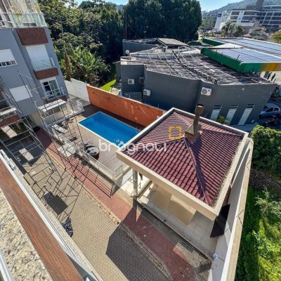 Cobertura com 159m², 3 quartos (sendo 1 suíte), 2 garagens, no bairro Jurerê em Florianópolis