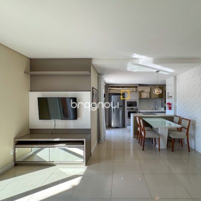 Cobertura com 159m², 3 quartos (sendo 1 suíte), 2 garagens, no bairro Jurerê em Florianópolis