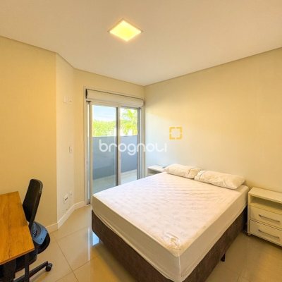 Cobertura com 159m², 3 quartos (sendo 1 suíte), 2 garagens, no bairro Jurerê em Florianópolis