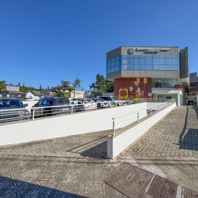 Cobertura com 159m², 3 quartos (sendo 1 suíte), 2 garagens, no bairro Jurerê em Florianópolis