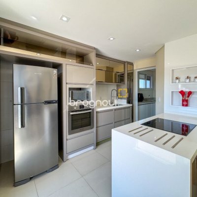 Cobertura com 159m², 3 quartos (sendo 1 suíte), 2 garagens, no bairro Jurerê em Florianópolis