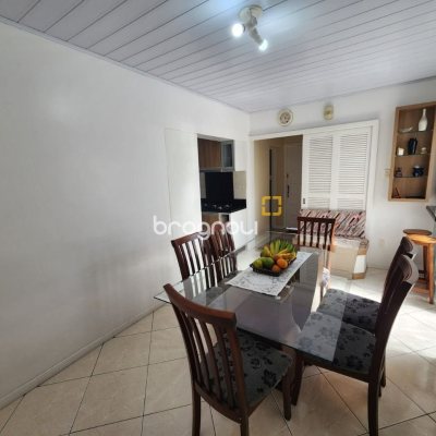 Casa com 120m², 3 quartos (sendo 1 suíte), 1 garagem, no bairro Centro em Florianópolis
