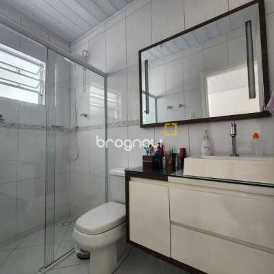 Casa com 120m², 3 quartos (sendo 1 suíte), 1 garagem, no bairro Centro em Florianópolis