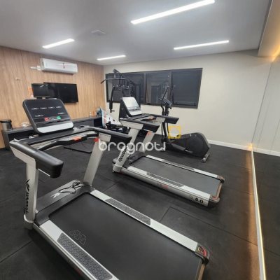 Apartamento com 69m², 2 quartos (sendo 2 suítes), 1 garagem, no bairro Centro em Florianópolis