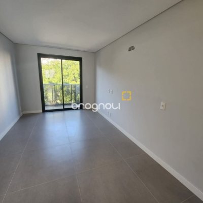 Apartamento com 69m², 2 quartos (sendo 2 suítes), 1 garagem, no bairro Centro em Florianópolis