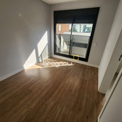 Apartamento com 69m², 2 quartos (sendo 2 suítes), 1 garagem, no bairro Centro em Florianópolis