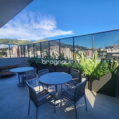 Apartamento com 57m², 1 quarto, 1 garagem, no bairro Centro em Florianópolis