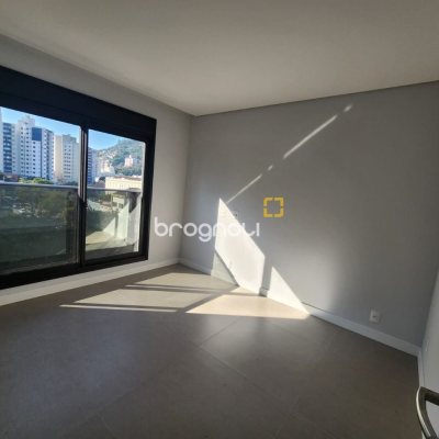 Apartamento com 57m², 1 quarto, 1 garagem, no bairro Centro em Florianópolis