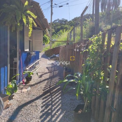 Casa com 90m², 2 quartos, 2 garagens, no bairro São Luiz em São José