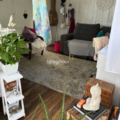 Casa com 90m², 2 quartos, 2 garagens, no bairro São Luiz em São José