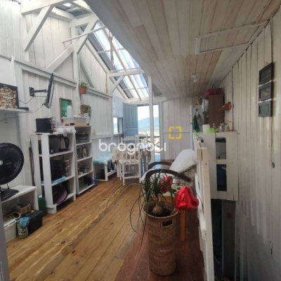 Casa com 90m², 2 quartos, 2 garagens, no bairro São Luiz em São José