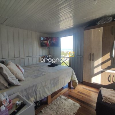 Casa com 90m², 2 quartos, 2 garagens, no bairro São Luiz em São José