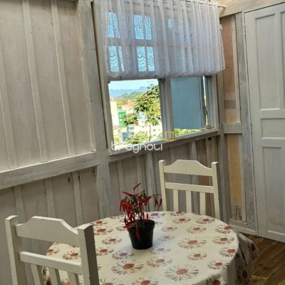 Casa com 90m², 2 quartos, 2 garagens, no bairro São Luiz em São José
