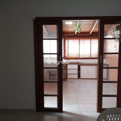 Casa com 119m², 4 quartos (sendo 2 suítes), 2 garagens, no bairro Saco dos Limões em Florianópolis