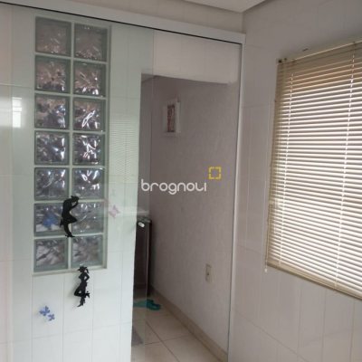 Casa com 119m², 4 quartos (sendo 2 suítes), 2 garagens, no bairro Saco dos Limões em Florianópolis