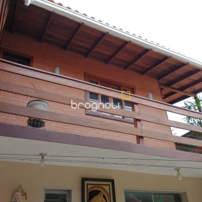 Casa com 119m², 4 quartos (sendo 2 suítes), 2 garagens, no bairro Saco dos Limões em Florianópolis
