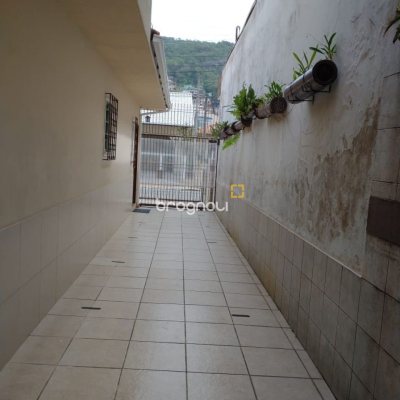 Casa com 119m², 4 quartos (sendo 2 suítes), 2 garagens, no bairro Saco dos Limões em Florianópolis
